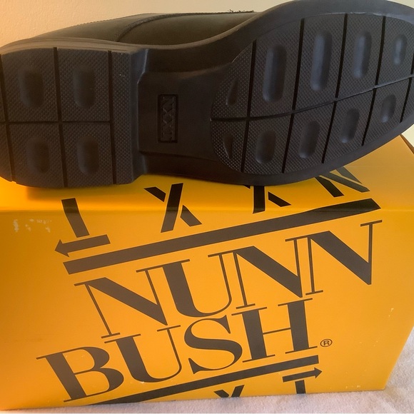 Nunn Bush Men\'s Classic Black leather Oxfords
11M main image 4